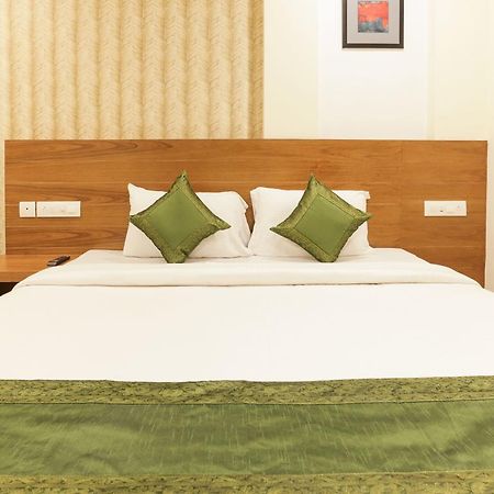 Treebo Trend Cmks Gulmohar Suites Kochi 외부 사진