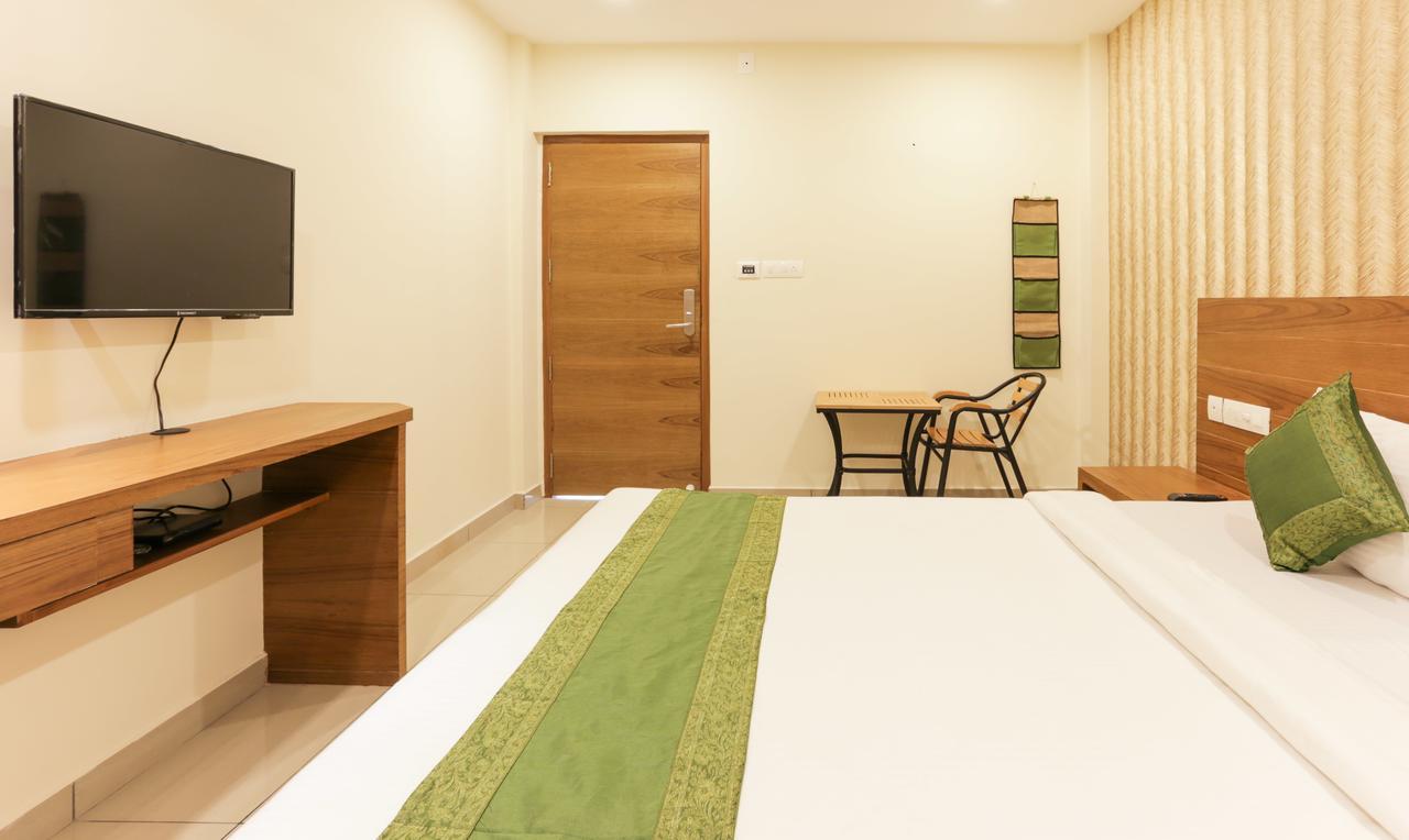 Treebo Trend Cmks Gulmohar Suites Kochi 외부 사진