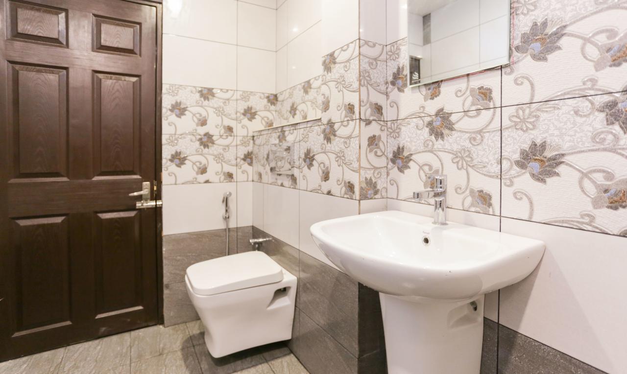 Treebo Trend Cmks Gulmohar Suites Kochi 외부 사진