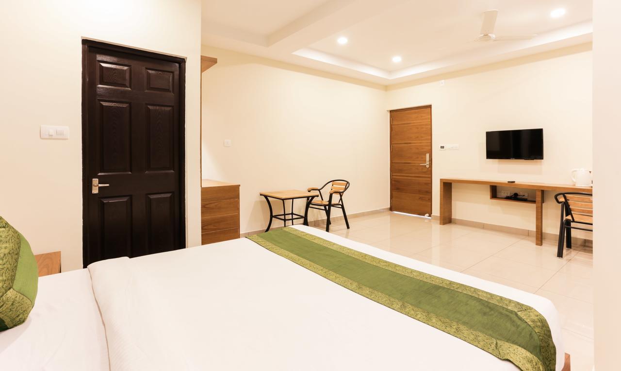 Treebo Trend Cmks Gulmohar Suites Kochi 외부 사진